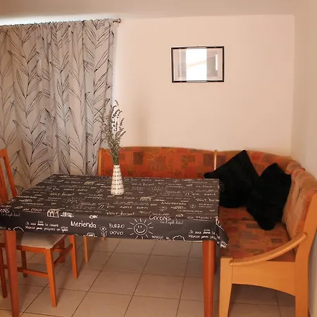 Ana Apartman Póla