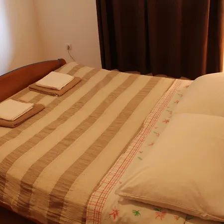 Ana Pula