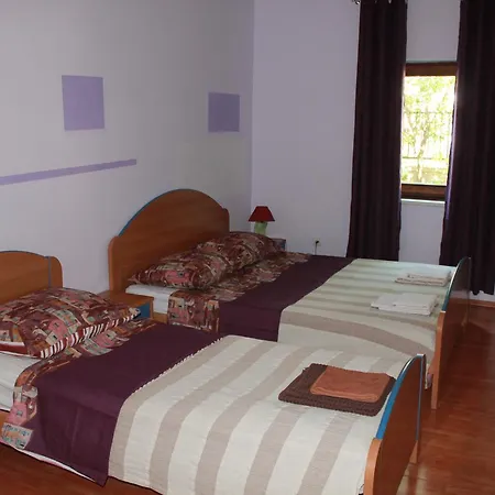 Apartment Ana *