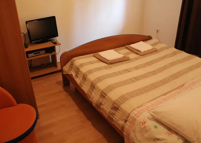 Ana Apartamento *