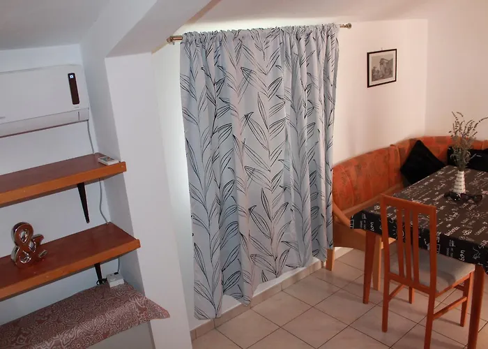 Ana Apartamento *
